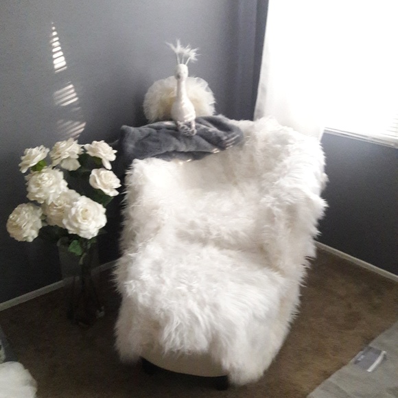 Welcome to my closet! - Picture 5 of 5